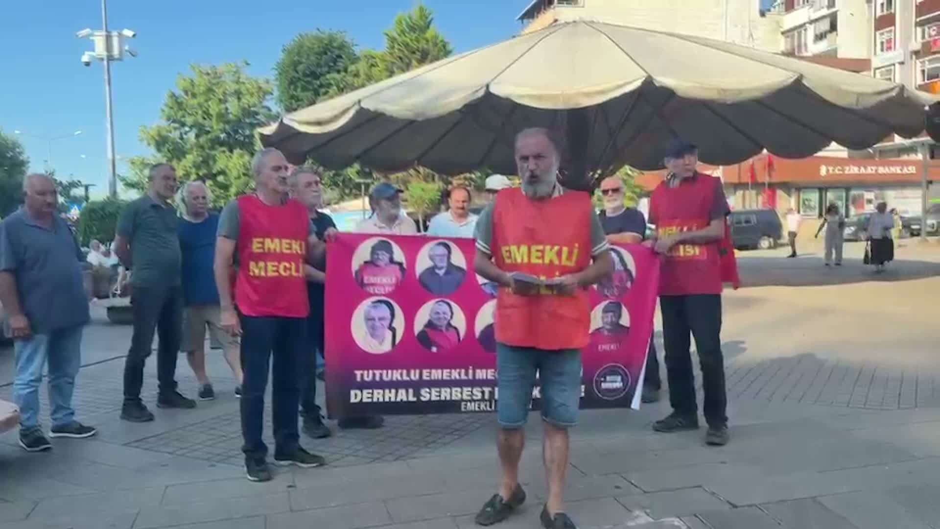 Hak Arayan Emeklilerden Rize'de Dev İsyan: "Tutuklu Arkadaşlarımızı Serbest Bırakın!"