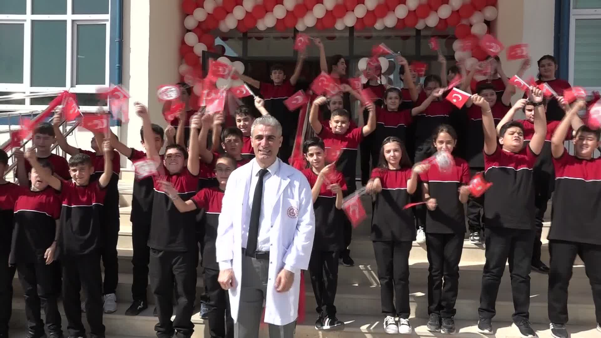 Vali Yavuz'dan Açılış Dersinde Ezber Bozan Mesajlar: "Hâlâ Kafamızda Oluşturduğumuz O Kutsal Batı Var"