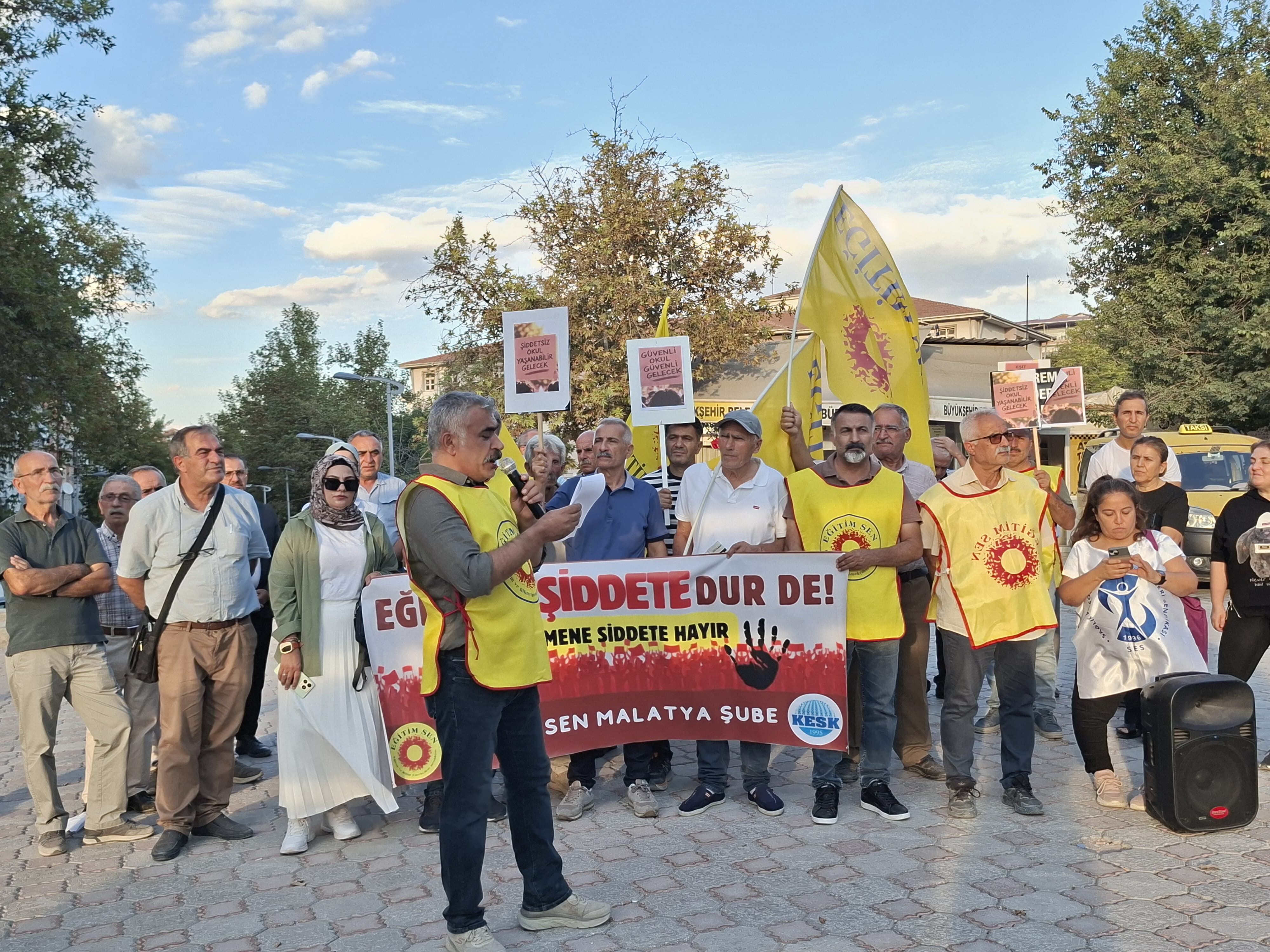 Eğitim Sen Malatya Şubesi’nden Manisa’daki Saldırıya Tepki: “Güvenli Okul, Güvenli Gelecek”