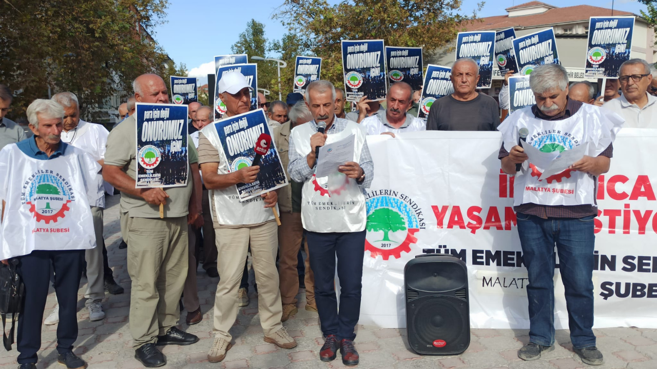 Malatya’da Emeklilerden Anayasa Mahkemesi Önündeki İntihara Sert Tepki
