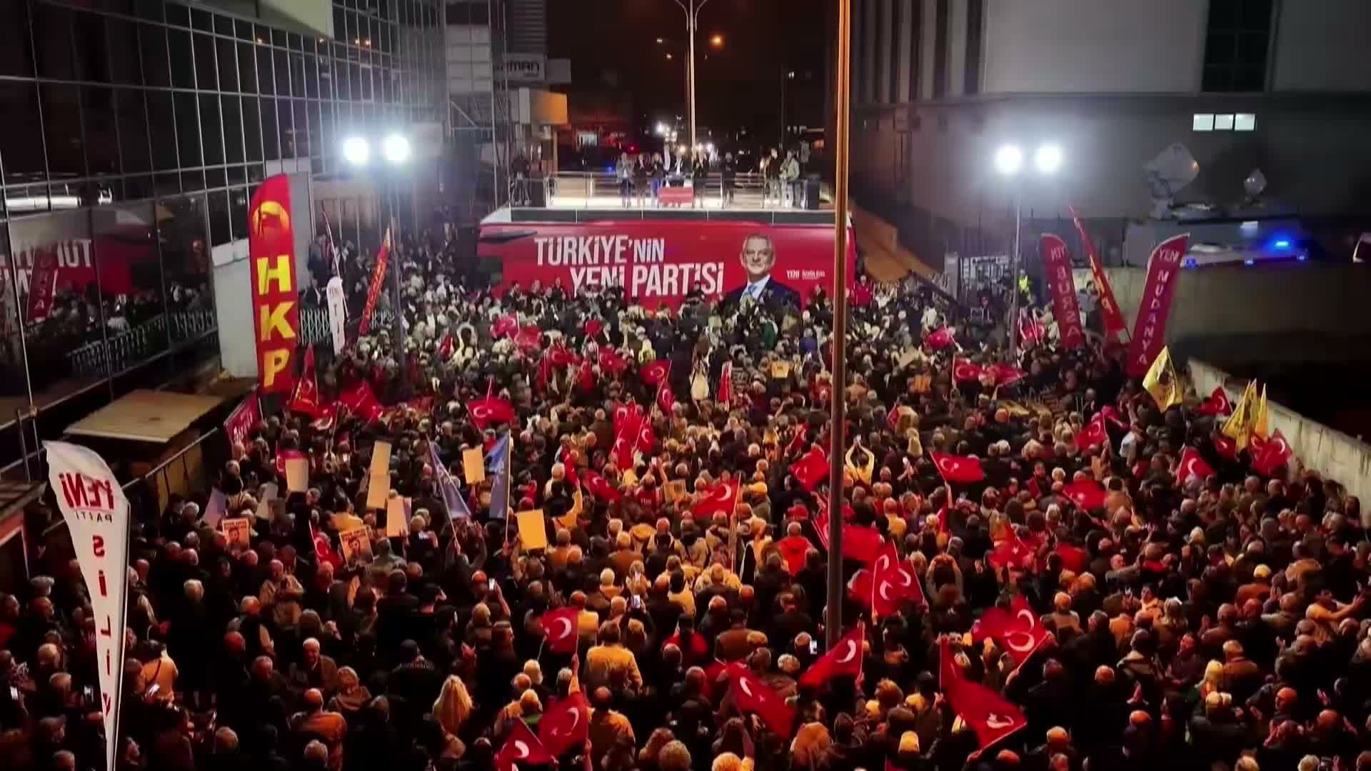 YENİ Parti Lideri Özgür Özel’den Halk TV Kararına Sert Tepki: "Bu Dört Başı Mamur Bir Darbedir!"