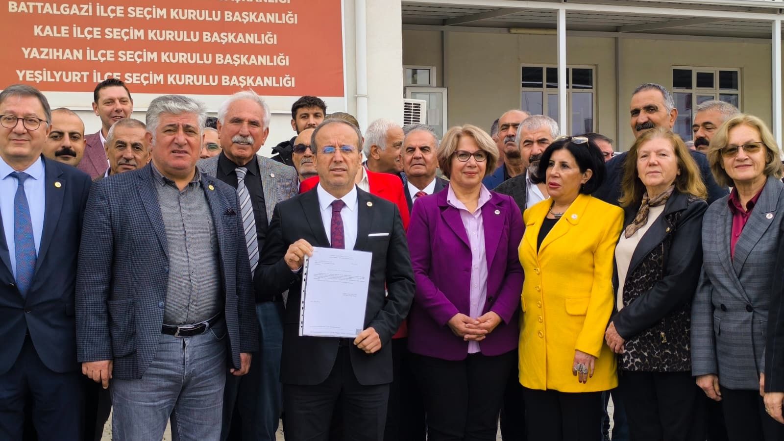 Yeni Parti Malatya İl Başkanı Basri İlhan Mazbatasını Aldı: Saha Çalışmaları Başlıyor